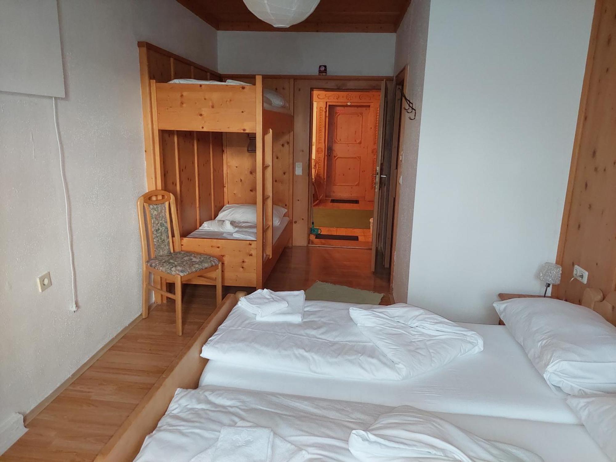 Gasthof Zur Post Taxenbach Kamer foto