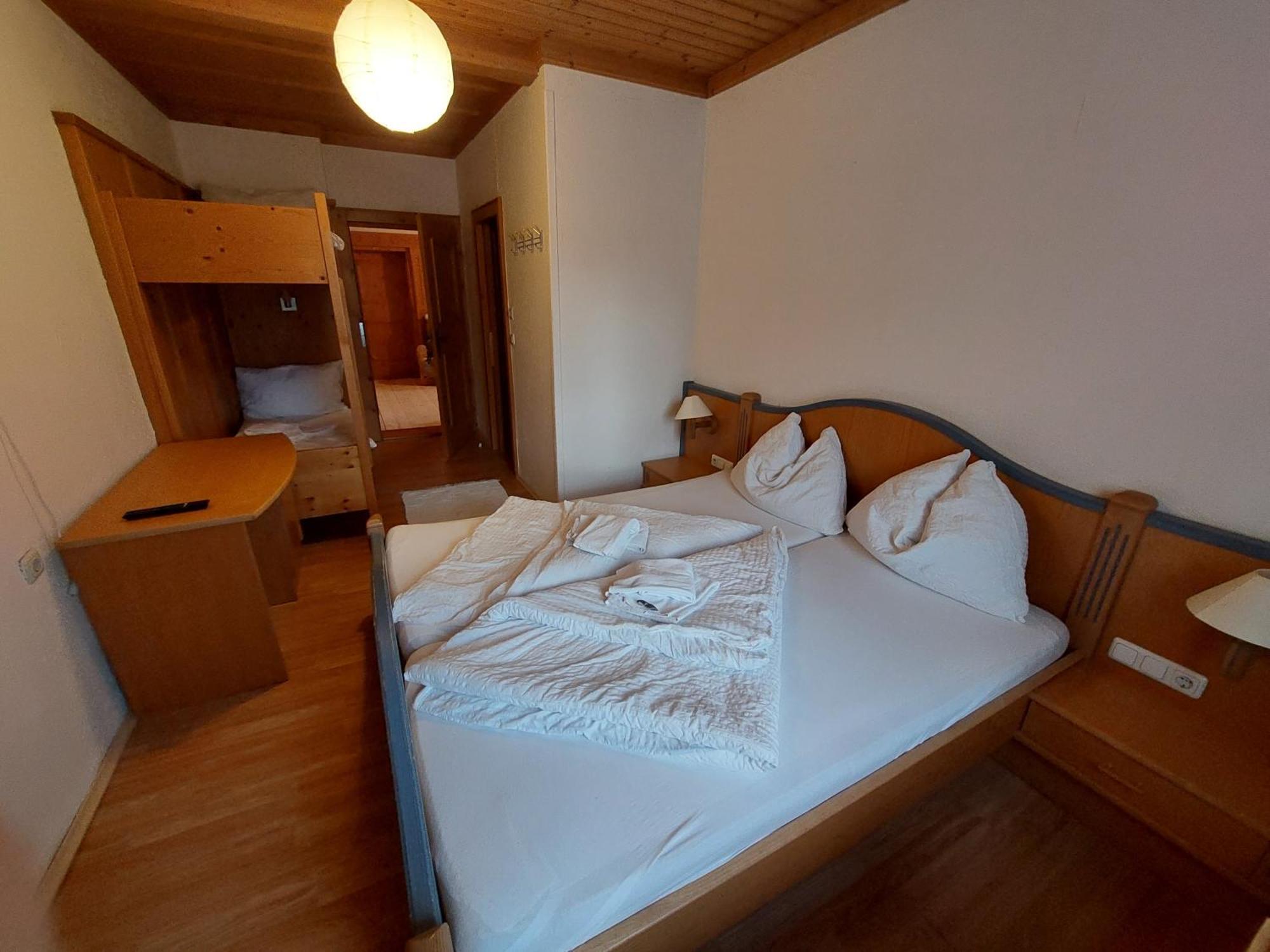Gasthof Zur Post Taxenbach Kamer foto